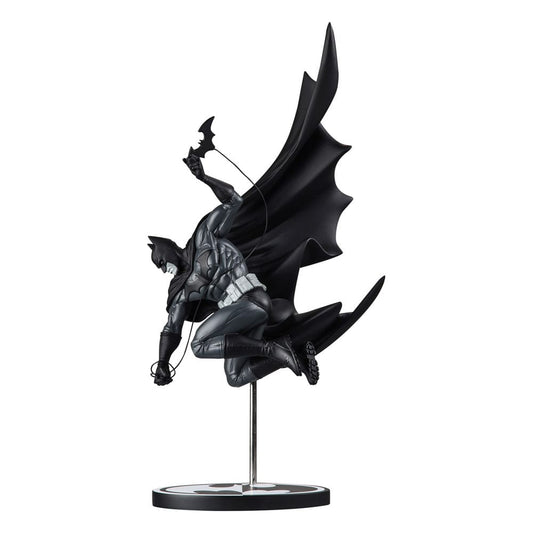 DC Direct statuette 1/10 Batman Black & White Batman by Inhyuk Lee 25 cm